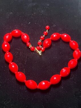 Vintage Mid-Century Monochrome Red Molded Bead Necklace mod 60s